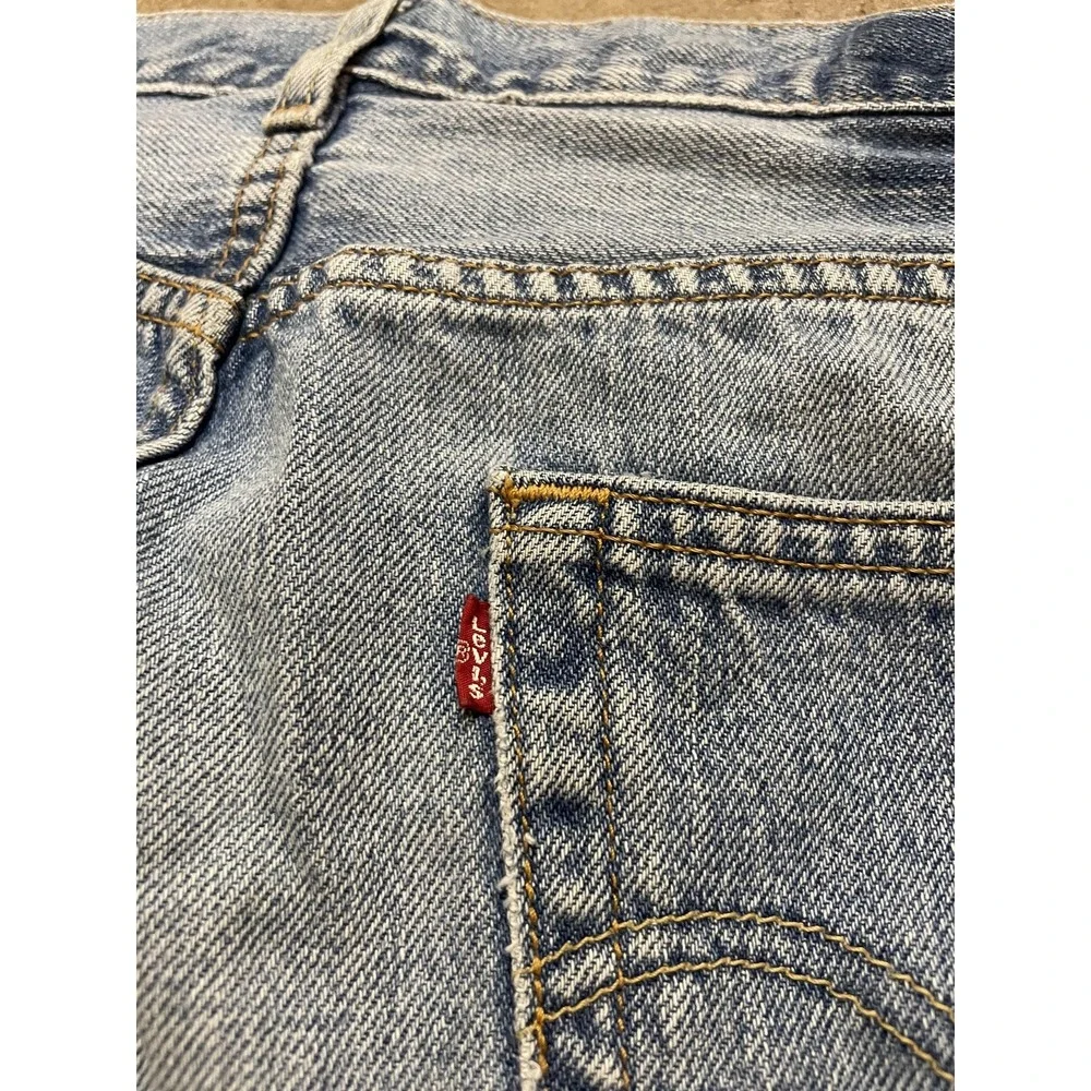 Levis 505 Jeans Mens 36x30 Light Wash Blue Regular Fit‎ Straight Leg Zip Fly